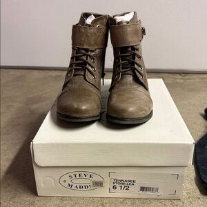 Brand new Steve Madden Brown Ankle Boots